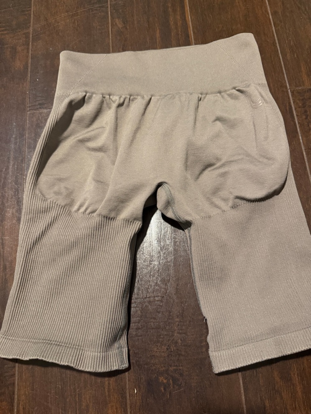 Lazuli label scrunch bike shorts in brown size M like new